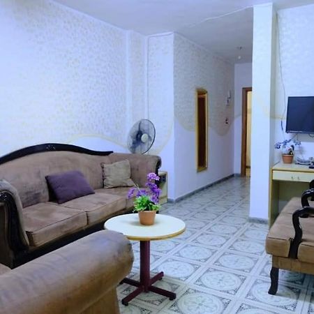 Al Seoudi Furnished Units Apartment Az Zarqa Exterior photo
