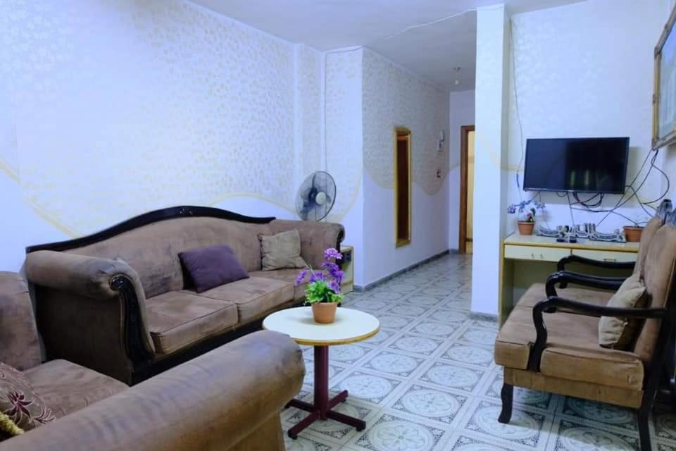 Al Seoudi Furnished Units Apartment Az Zarqa Exterior photo